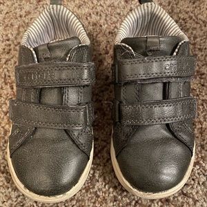 CARTERS BOYS SZ 10 shoes